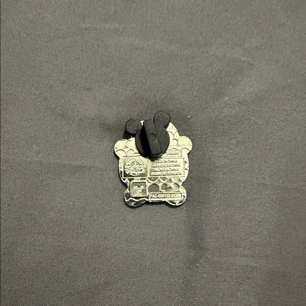 Munchlings Mystery Collection (Series 4) Kit Cloudkicker Brown Sugar Muffin Pin - Picture 2 of 2